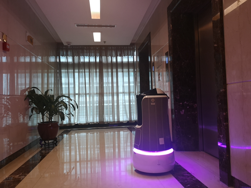 杭州商业大厦酒店机器人应用