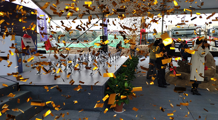 40台舞蹈机器人助力南京紫金智谷总部园奠基典礼